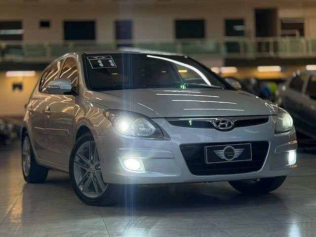 HYUNDAI I30 2011